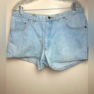 International Male Light Wash 100%Cotton Vintage 90’s Mens Short Jean Shorts 38?